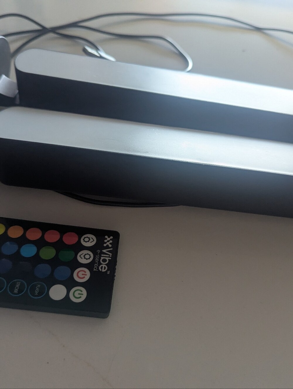 Vibe Smart LED Color Changing Light Bar (2 Lights) - Picture 3 of 5